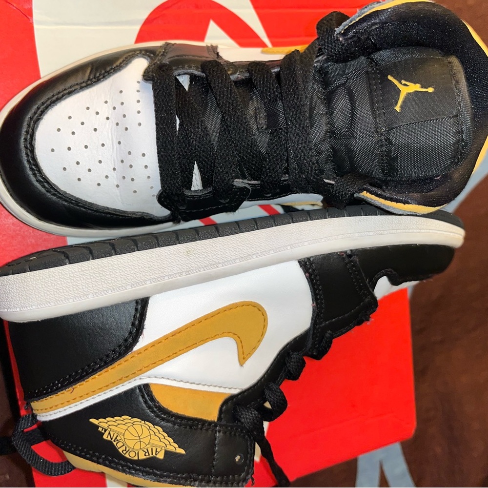 Boys retro Jordan’s , size 13C